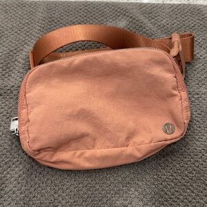Lululemon 1L Belt Bag